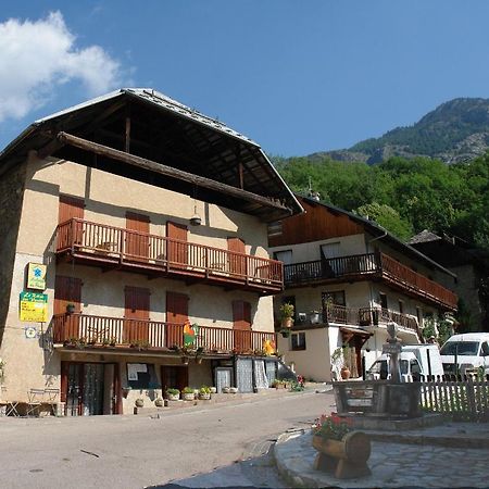 Le Relais Des Vaudois Hotel Freissinieres Buitenkant foto