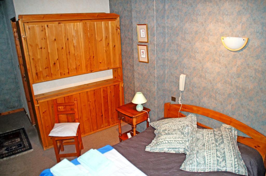 Le Relais Des Vaudois Hotel Freissinieres Kamer foto