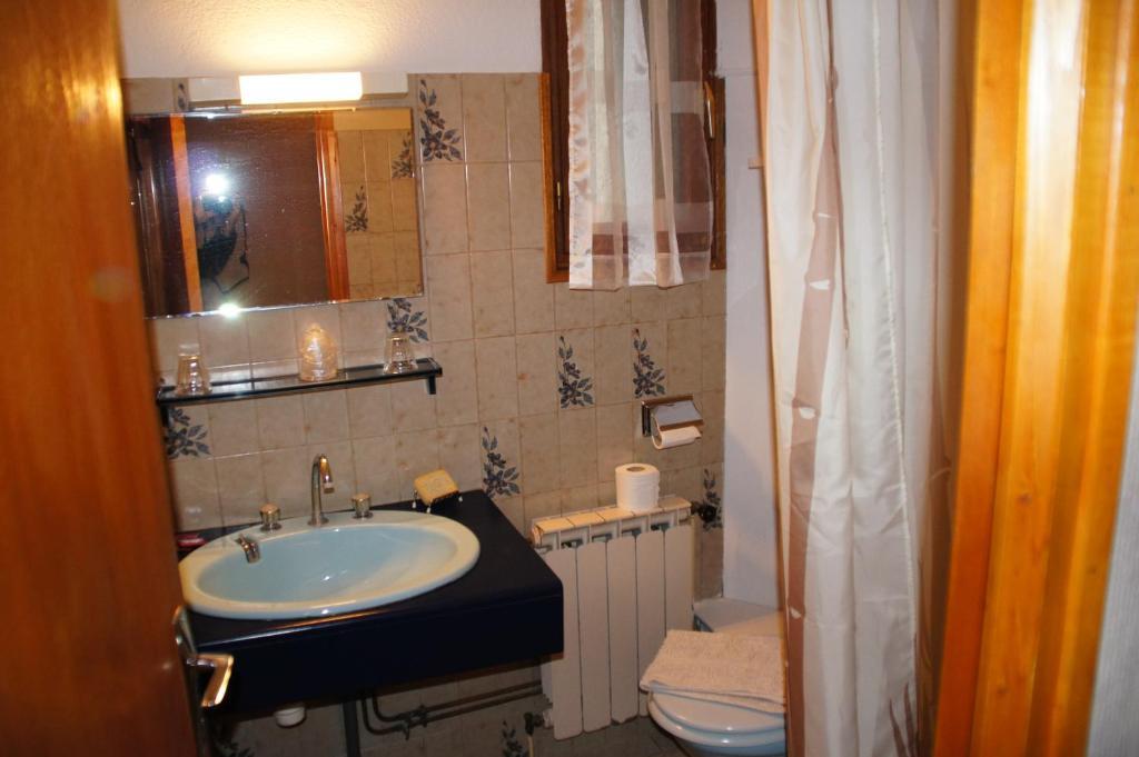 Le Relais Des Vaudois Hotel Freissinieres Kamer foto