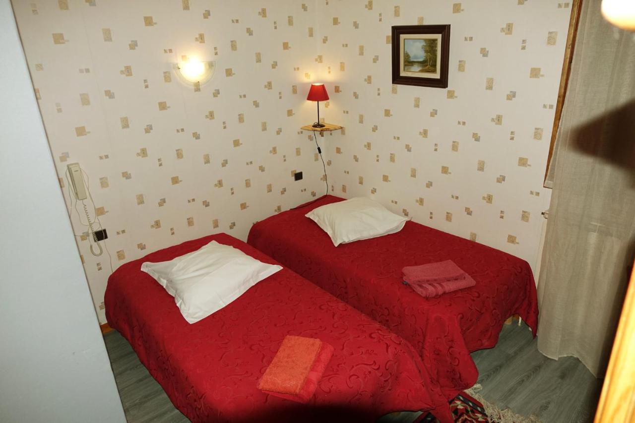Le Relais Des Vaudois Hotel Freissinieres Buitenkant foto